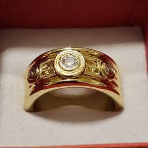 Cubic Zirconia Ribbed Ring in 14K Gold Plated About 6.5